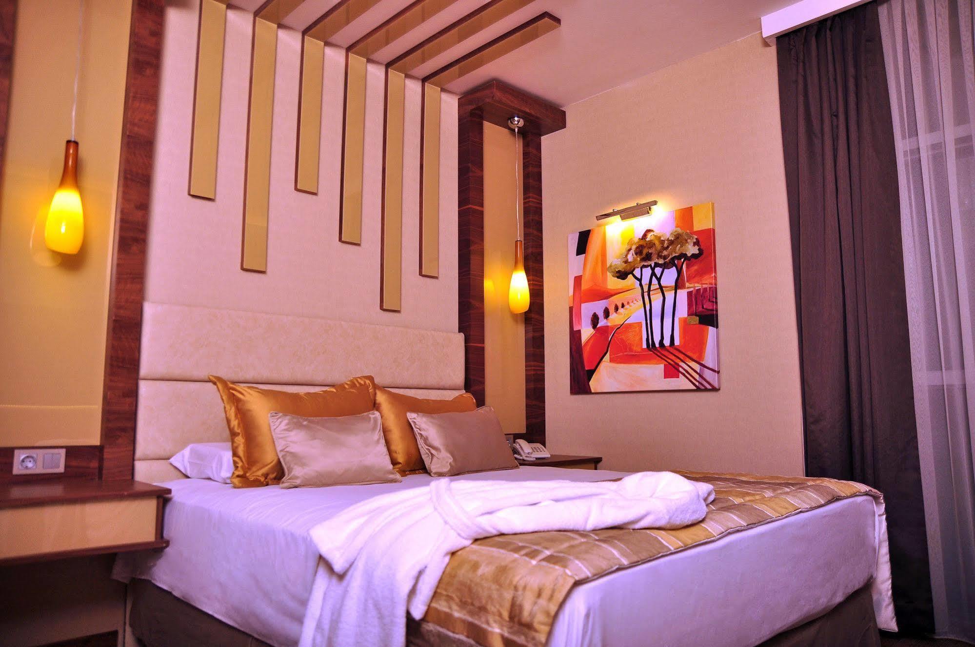 Avin Hotel Izmir Eksteriør billede
